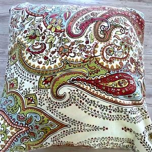 Tahari pillow cover 17 in.² 100% cotton